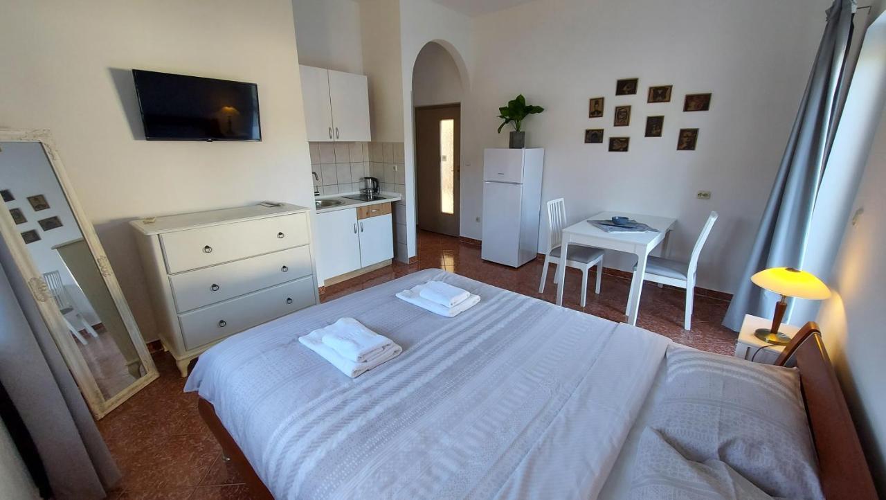 Soline Ada Apartment Pjescana Uvala Exterior foto