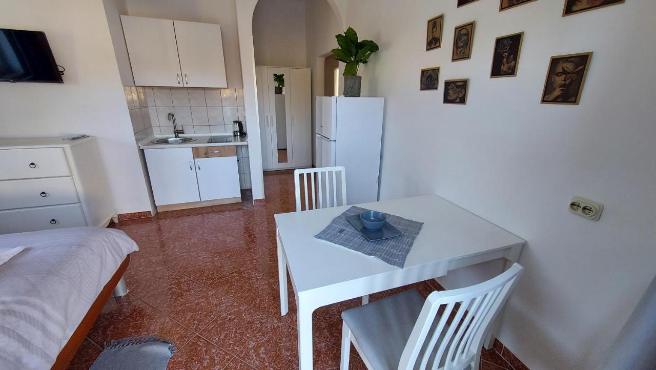Soline Ada Apartment Pjescana Uvala Exterior foto