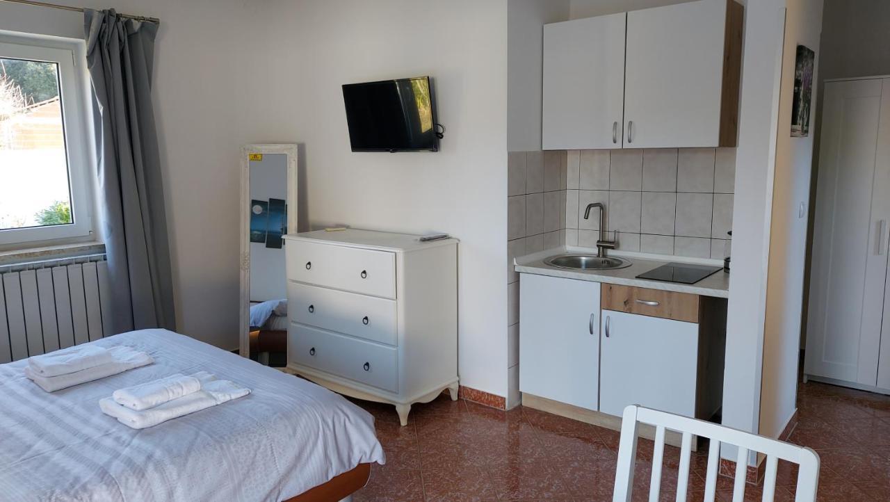 Soline Ada Apartment Pjescana Uvala Exterior foto