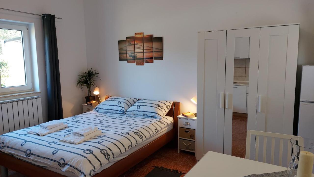 Soline Ada Apartment Pjescana Uvala Exterior foto