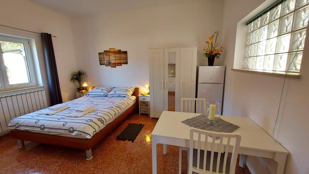 Soline Ada Apartment Pjescana Uvala Exterior foto