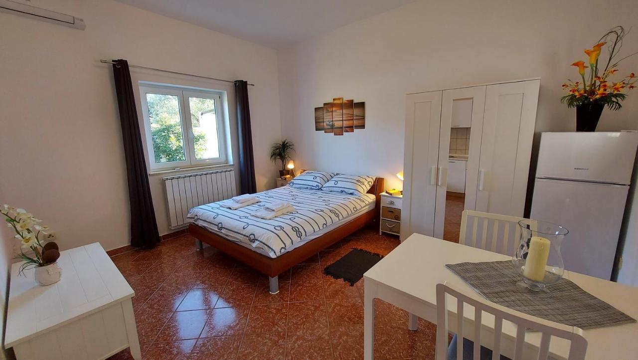 Soline Ada Apartment Pjescana Uvala Exterior foto