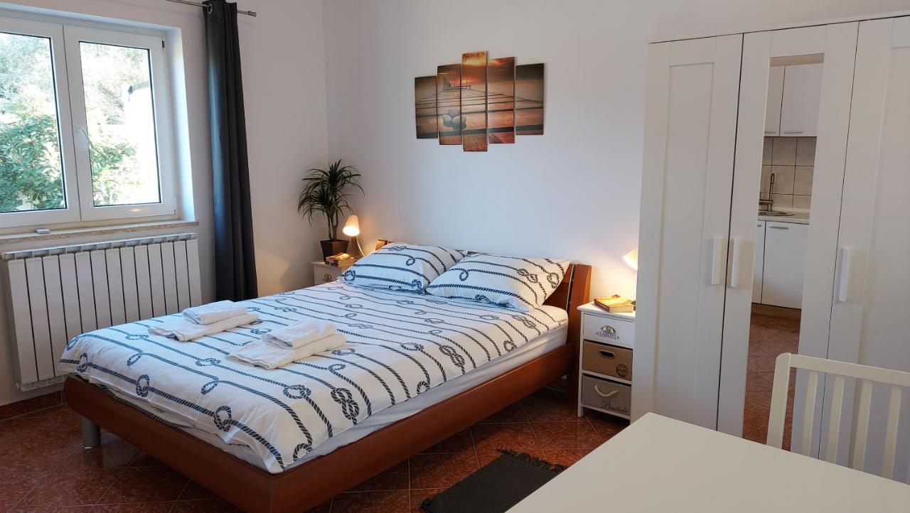 Soline Ada Apartment Pjescana Uvala Exterior foto