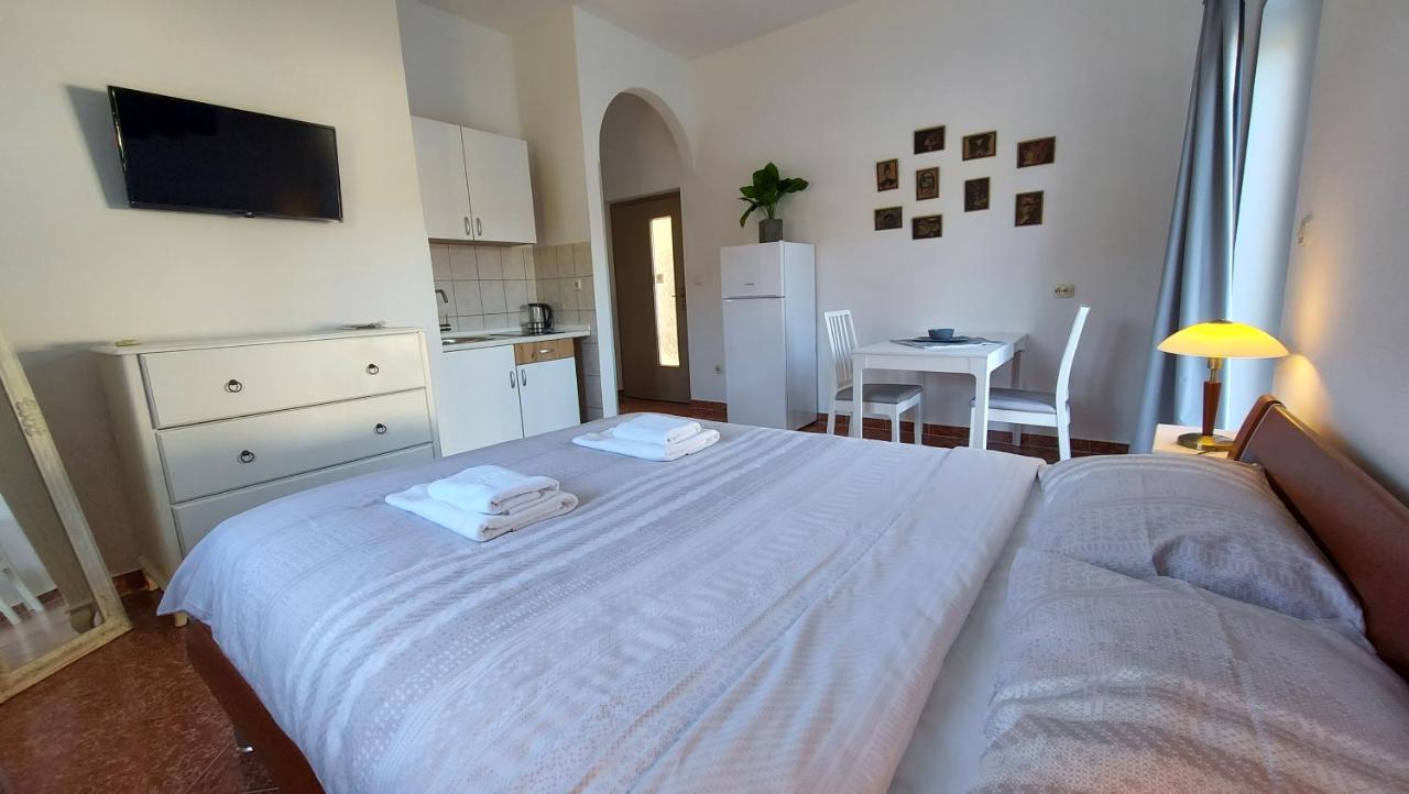 Soline Ada Apartment Pjescana Uvala Exterior foto